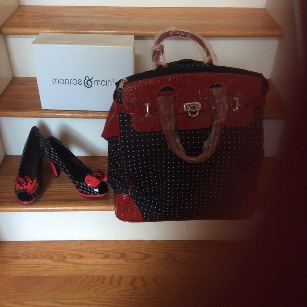 heels & Briefcase on wheels